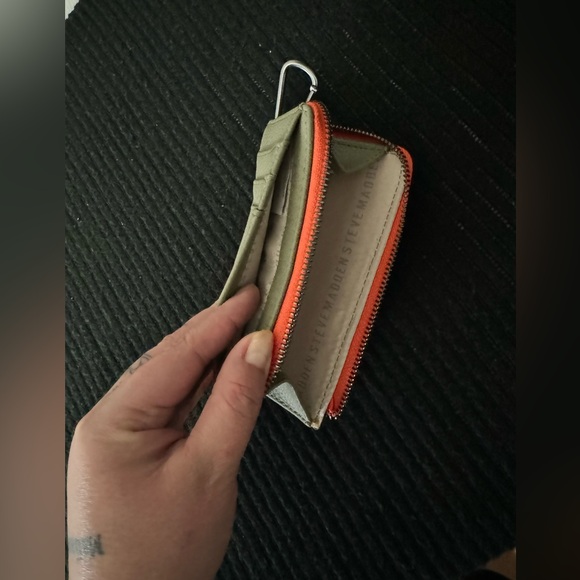 Steve Madden Wallet and card holder - Picture 2 of 4
